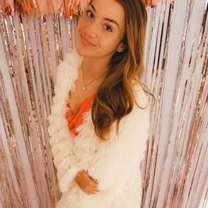 Meet your Posher, Belle